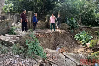 Người dân thôn C9, xã Thanh Xương, huyện Điện Biên, đang rất lo lắng vì sạt lở ảnh hưởng đời sống.
