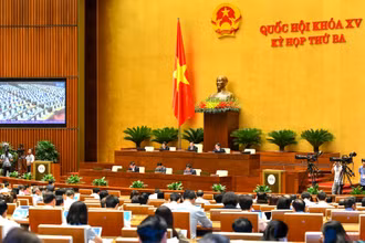 Phiên thảo luận tại hội trường của Quốc hội, sáng 10/6. (Ảnh: LINH NGUYÊN)