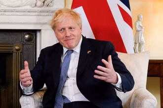 Thủ tướng Anh trong buổi tiếp Thủ tướng Estonia tại London, ngày 6/6. (Ảnh: Reuters)
