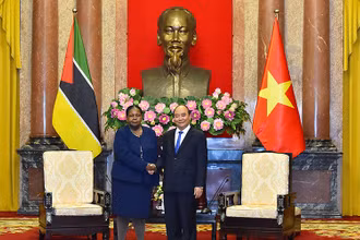 Chủ tịch nước Nguyễn Xuân Phúc tiếp Chủ tịch Quốc hội Mozambique Esperanca Laurinda Francisco Nhiuane Bias. (Ảnh: THỦY NGUYÊN)