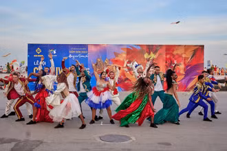 Lễ hội Carnival Sầm Sơn trở lại đầy màu sắc. 