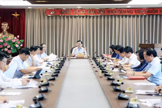 Quang cảnh hội nghị của Thường trực Thành ủy Hà Nội, chiều 27/6.