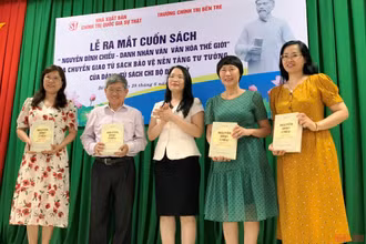 Ra mắt cuốn sách “Nguyễn Đình Chiểu-Danh nhân văn hóa thế giới”.