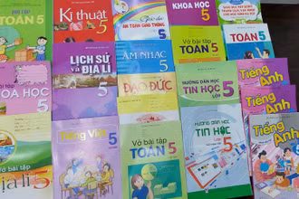 Sách giáo khoa lớp 5 năm học 2022-2023.