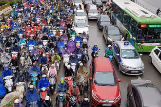 Ùn tắc giao thông trên tuyến đường Lê Văn Lương, Hà Nội. (Ảnh: Đăng Anh)