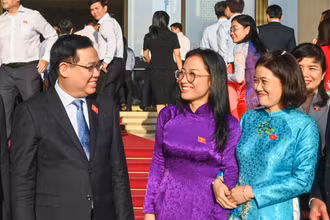 Chủ tịch Quốc hội Vương Đình Huệ gặp mặt Nhóm đại biểu Quốc hội trẻ khóa XV