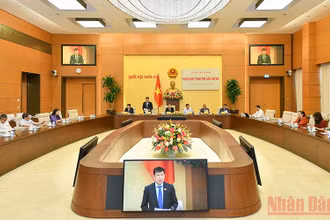 Quang cảnh phiên họp.