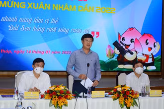 Bí thư Tỉnh ủy Đồng Tháp Lê Quốc Phong phát biểu tại buổi họp mặt báo chí năm 2022.