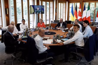 Các lãnh đạo G7 và EU tham dự cuộc làm việc trực tuyến với Tổng thống Ukraine Volodymyr Zelensky tại Hội nghị thượng đỉnh G7 ở lâu đài Schloss Elmau, Bavaria, Đức, ngày 27/6/2022. (Ảnh: REUTERS)