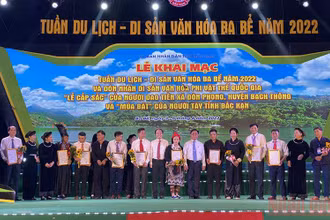 Công bố trao Quyết định công nhận di sản văn hóa phi vật thể cấp quốc gia cho các địa phương, nghệ nhân. 