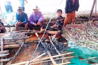 Hiện trường lán tạm nơi nạn nhân Giàng Giả bị sét phóng trúng, tử vong tại chỗ.