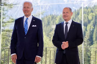 Tổng thống Mỹ Joe Biden đã có cuộc gặp riêng với Thủ tướng Đức Olaf Scholz. (Ảnh: Reuters)