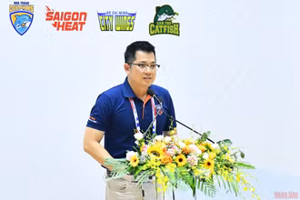Giám đốc điều hành VBA Trần Chu Sa kỳ vọng bóng rổ ngày càng tiếp cận gần hơn tới khán giả trong nước. 