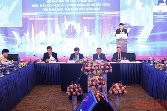 Các đại biểu tham dự hội thảo chuyên đề thúc đẩy kinh tế đô thị.