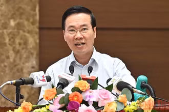 Đồng chí Võ Văn Thưởng, Ủy viên Bộ Chính trị, Thường trực Ban Bí thư phát biểu chỉ đạo Hội nghị.