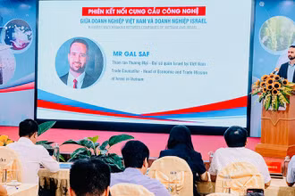 Tham tán Thương mại Đại sứ quán Israel tại Việt Nam Gal Saf giới thiệu về các doanh nghiệp công nghệ của Israel.