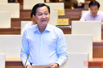 Phó Thủ tướng Lê Minh Khái làm rõ một số nội dung đại biểu Quốc hội quan tâm trong phiên chất vấn sáng 9/6. (Ảnh: LINH NGUYÊN)