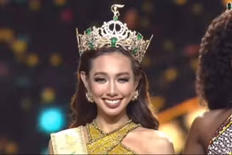 Nguyễn Thúc Thùy Tiên đăng quang Miss Grand International 2021. (Ảnh chụp màn hình)