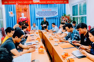 Quang cảnh cuộc gặp mặt giữa các cơ quan báo chí và Hội Nạn nhân chất độc da cam/dioxin Hải Phòng.