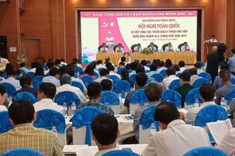 Toàn cảnh hội nghị.