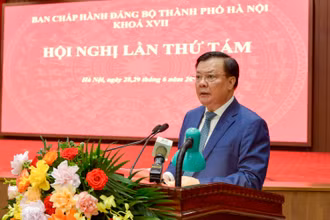 Đồng chí Đinh Tiến Dũng, Ủy viên Bộ Chính trị, Bí thư Thành ủy Hà Nội phát biểu tại hội nghị.