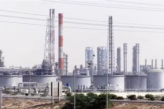 Toàn cảnh một cơ sở sản xuất dầu của Saudi Arabia ở Vịnh Jubail. (Ảnh: AFP/TTXVN)