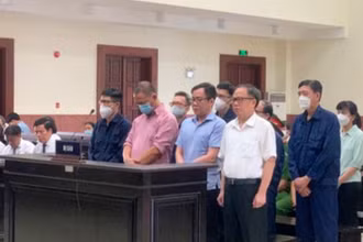 Các bị cáo tại Tòa án nhân dân cấp cao tại Thành phố Hồ Chí Minh. (Ảnh: CTV).