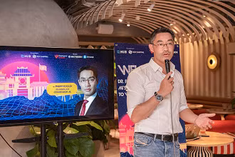 Ông Philipp Roesler, nguyên Phó Thủ tướng Cộng hòa Liên bang Đức, Trưởng Phái đoàn thương mại Concessor AG từ khu vực DACH, chia sẻ ý kiến tại chương trình làm việc.
