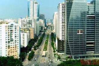 Tuyến đường Lê Văn Lương-Tố Hữu.