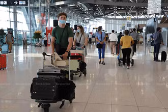 Du khách quốc tế tại sân bay Suvarnabhumi, Thái Lan. (Ảnh: Bưu điện Bangkok)