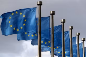 Lá cờ chung của Liên minh châu Âu (EU) tại trụ sở Ủy ban châu Âu tại Brussels, Bỉ ngày 2/10/2019. (Ảnh: REUTERS)