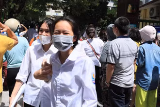 Thí sinh Kỳ thi tuyển sinh vào lớp 10 của Hà Nội. (Ảnh: THÀNH ĐẠT)