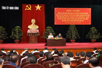 Quang cảnh Hội nghị tổng kết thực hiện Nghị quyết 54-NQ/TW ở Ninh Bình.