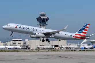 Máy bay của hãng hàng không American Airlines. (Ảnh: REUTERS)
