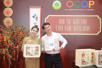 NSƯT Xuân Bắc và Nhà sản xuất Dube Nguyễn tại chương trình livestream.