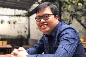 Chân dung nhà văn Đinh Phương.
