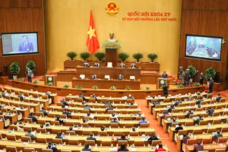 Chủ tịch Quốc hội Vương Đình Huệ phát biểu khai mạc phiên họp.