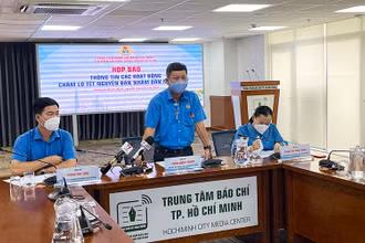 Lãnh đạo Liên đoàn Lao động TP Hồ Chí Minh tại buổi họp báo cung cấp thông tin chăm lo đoàn viên, người lao động nhân dịp Tết Nguyên đán Nhâm Dần năm 2022. 