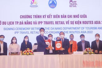 Đà Nẵng ký kết xúc tiến đường bay phục hồi du lịch.