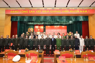Đồng chí Tô Lâm và các đại biểu dự buổi lễ.