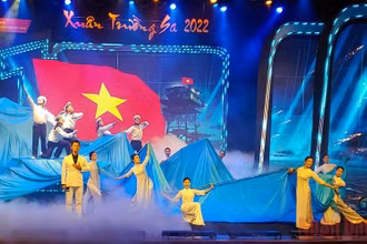 Tiết mục biểu diễn mở màn Chương trình “Xuân Trường Sa” năm 2022. (Ảnh: TRUNG HƯNG)