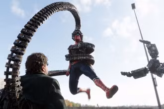 Cảnh trong phim “Spider-Man: No Way Home”. (Ảnh: Variety)