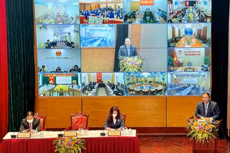 Bộ trưởng Văn hóa, Thể thao và Du lịch phát biểu tại hội nghị.