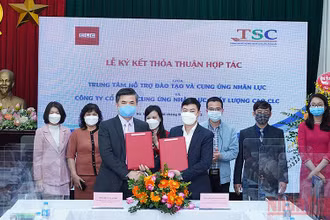Quang cảnh lễ ký kết.
