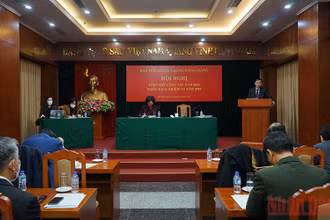 Đồng chí Lê Hoài Trung phát biểu tại hội nghị.