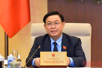 Chủ tịch Quốc hội Vương Đình Huệ phát biểu cho ý kiến tại phiên họp. (Ảnh: ĐĂNG ANH)