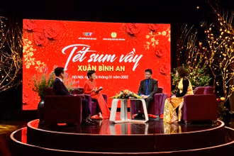Mang tết ấm đến thầy cô giáo