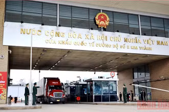 Thông quan hàng hóa qua Cửa khẩu đường bộ Kim Thành (Lào Cai).