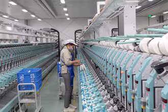 Đầu tư cho nguyên liệu sẽ giúp doanh nghiệp dệt may giảm bớt khó khăn.