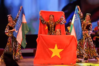 Tiết mục biểu diễn tại Lễ khai mạc "Những ngày Văn hóa Uzbekistan tại Việt Nam" năm 2018. (Ảnh: baovanhoa.vn)